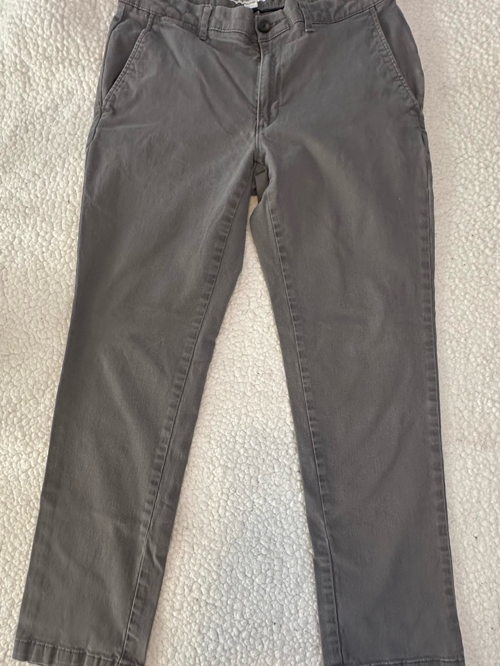 Amazon Essentials Women's Straight-Leg Jeans in Gray